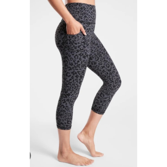 Athleta Pants - Athleta Salutation Capri size SP small petite animal print breathable